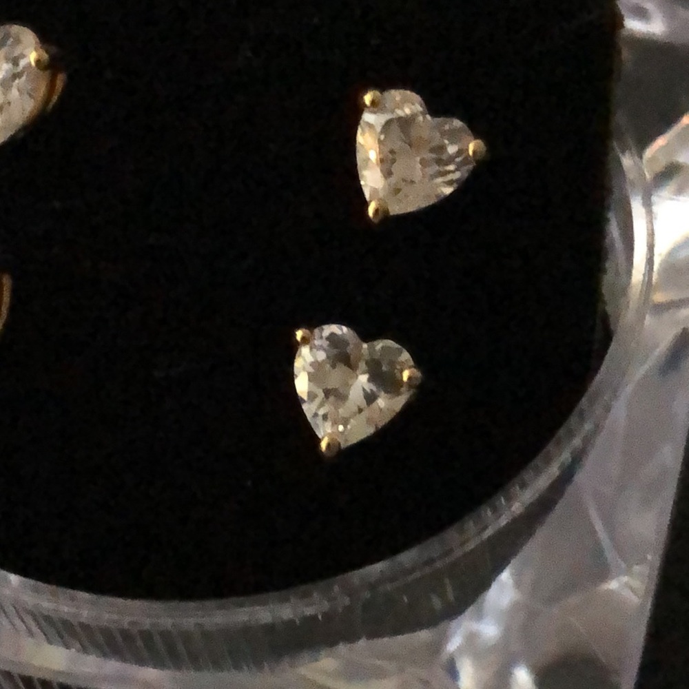 Two Pairs of Heart Stud Earrings New in Box! - Picture 8 of 10